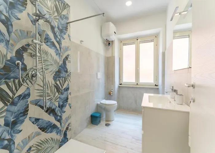 Jhonny's Near Vatican 3 Bedroom's Appartamento