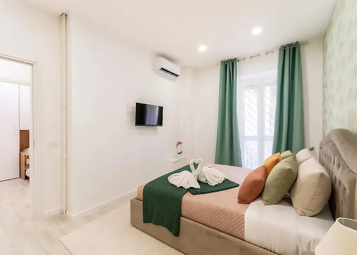 Jhonny's Near Vatican 3 Bedroom's *
